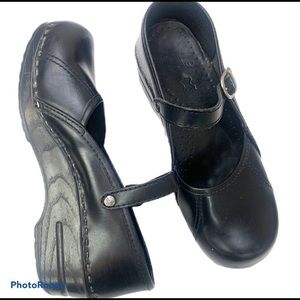 Dansko mercelle black Mary jane clogs 37